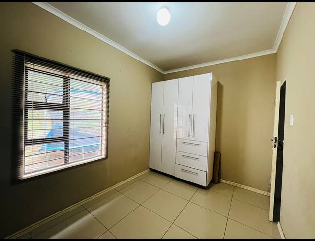 3 BEDROOM HOUSE FOR SALE IN CASTLEHILL